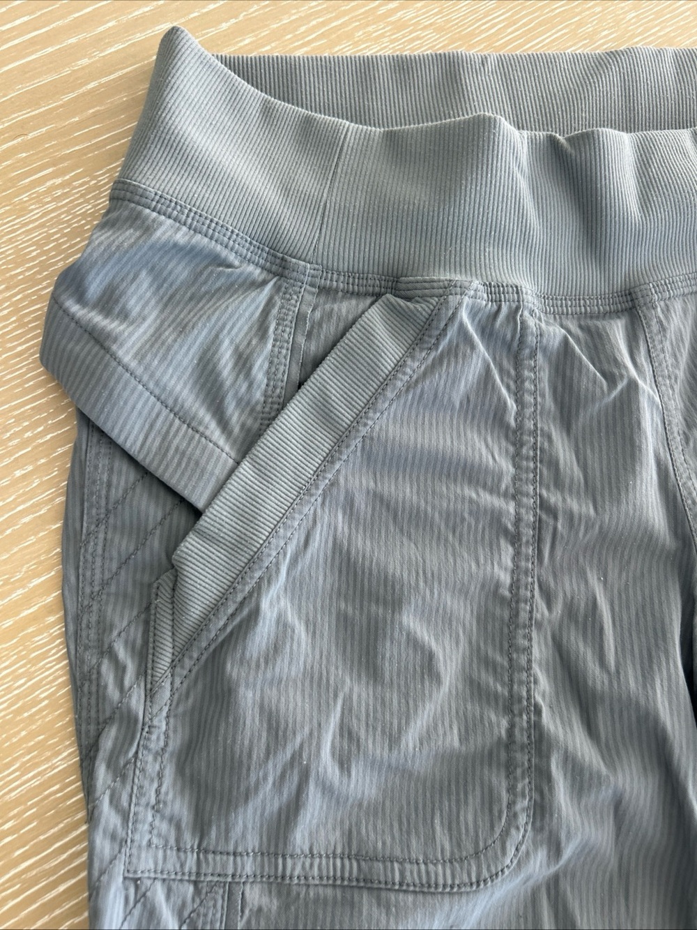 Lululemon Dance Studio Track Pants Women’s 8 Gray Pinstripe Mid Rise Pockets - Picture 4 of 9